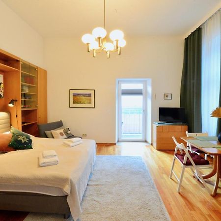 Charming With Balcony In Hip & Trendy Margareten فيينا المظهر الخارجي الصورة