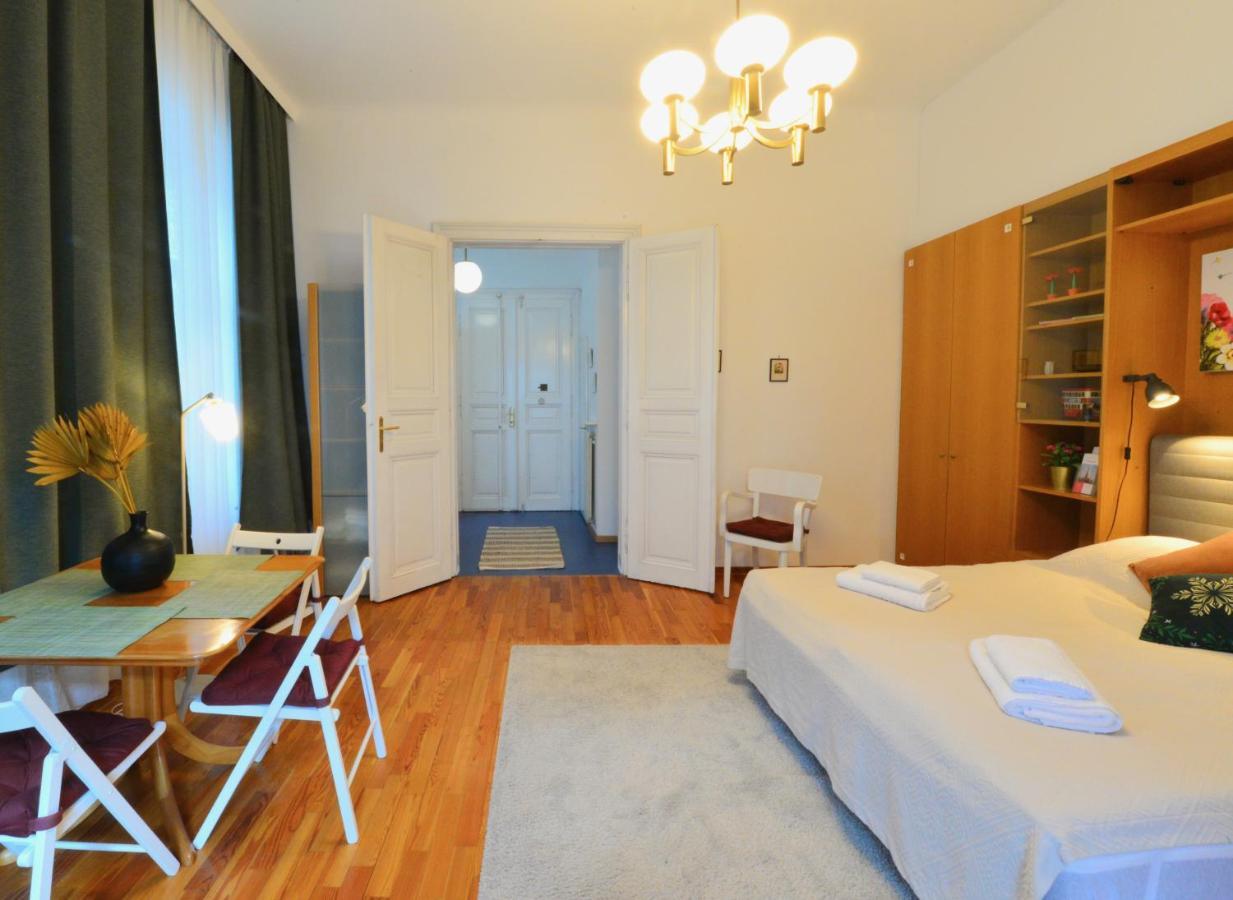 Charming With Balcony In Hip & Trendy Margareten فيينا المظهر الخارجي الصورة